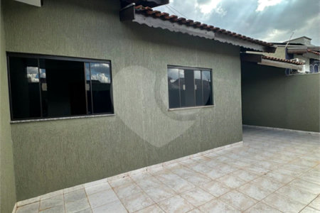 Casa à venda com 4 quartos, sendo 2 suítes, em Residencial Ponta Porã I, Ponta Porã, MS