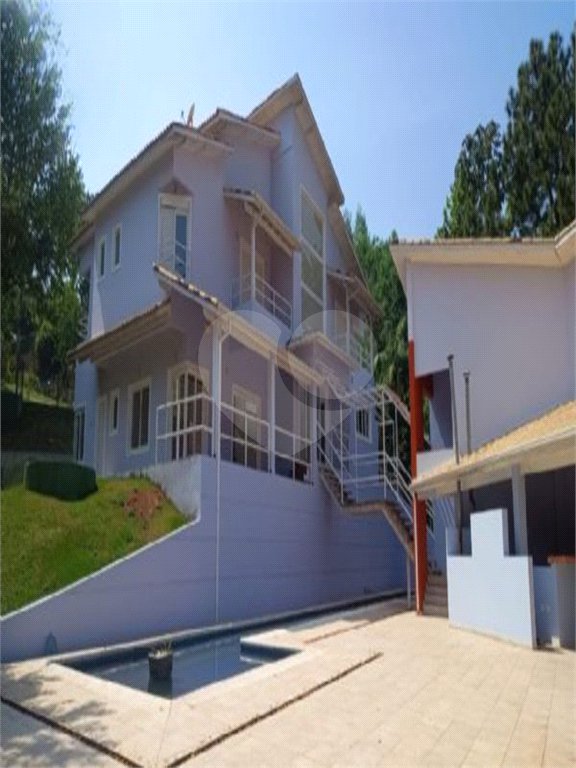 Casa à venda ou para alugar com 4 suítes no condomínio Quebec Ville Residencial, São Roque - SP
