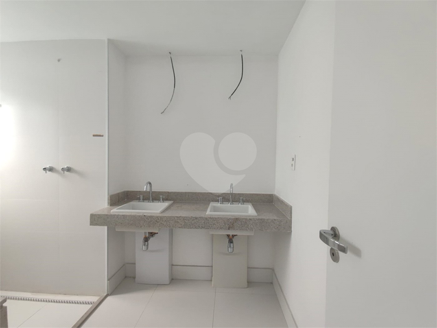 Apartamento à venda com 4 suítes em Jardim Leonor, São Paulo, SP