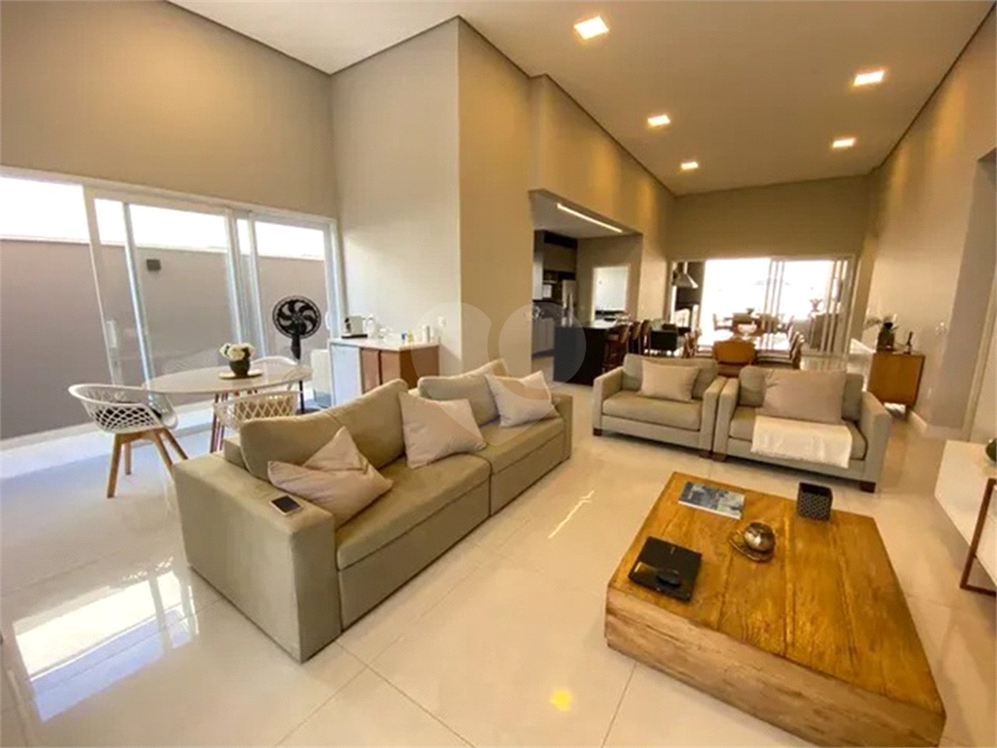 Casa Térrea à venda com 3 suítes em Medeiros, Jundiaí, SP