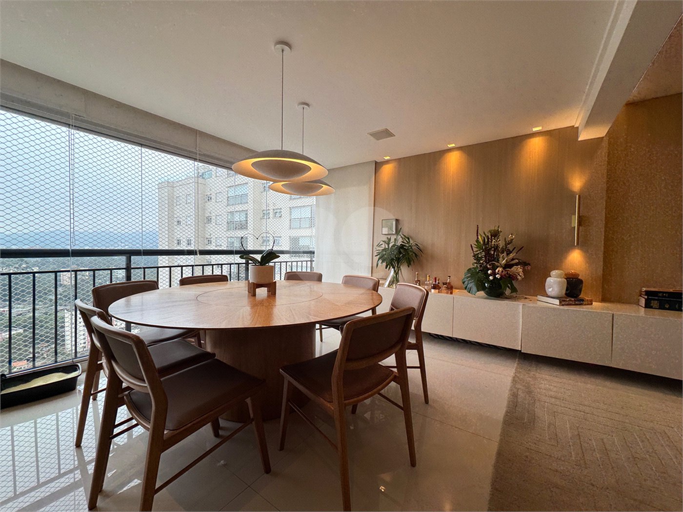 Apartamento à venda com 3 quartos, sendo 1 suíte,  em Jardim Leonor Mendes de Barros, São Paulo, SP