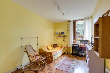 Casa Térrea à venda ou para alugar com 5 quartos, sendo 2 suítes,  em Jardim Prudência, São Paulo, SP