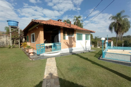 Chácara à venda com 6 quartos, sendo 1 suíte,  em Cercadinho, Alambari, SP