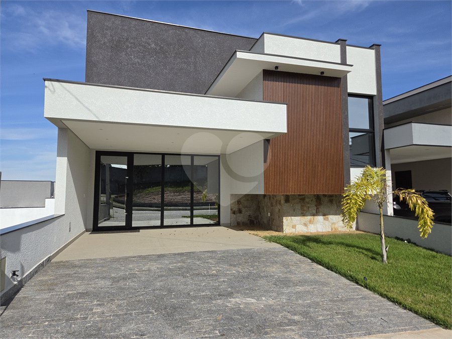 Casa à venda com 3 suítes no condomínio Helena Maria, Sorocaba - SP