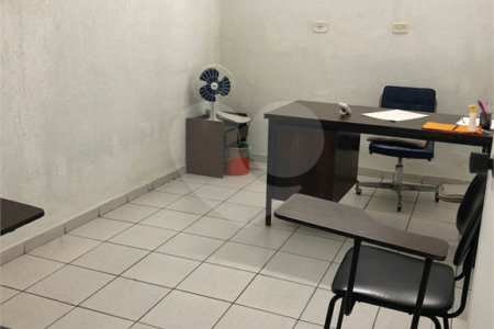 Casa à venda com 6 quartos, sendo 2 suítes, em Vila Monumento, São Paulo, SP