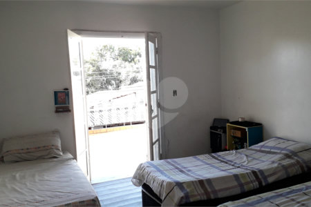 Sobrado à venda com 2 quartos, sendo 1 suíte, em Jardim São Jorge (raposo Tavares), São Paulo, SP