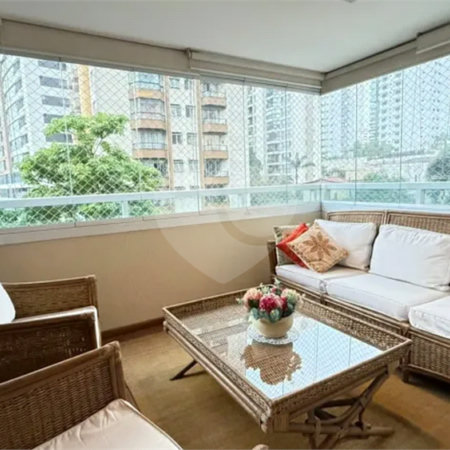 Apartamento à venda com 4 quartos, sendo 3 suítes,  em Campo Belo, São Paulo, SP