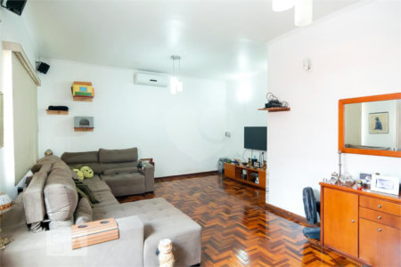 Casa à venda com 3 quartos, sendo 2 suítes, em Jardim Prudência, São Paulo, SP