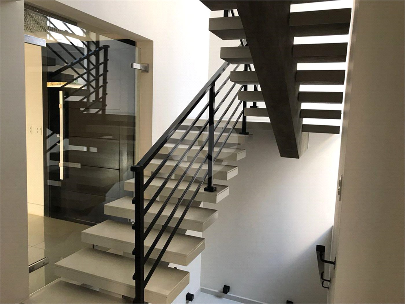 Casa à venda com 6 quartos, sendo 3 suítes, no condomínio Jardim Vila Paradiso, Indaiatuba - SP