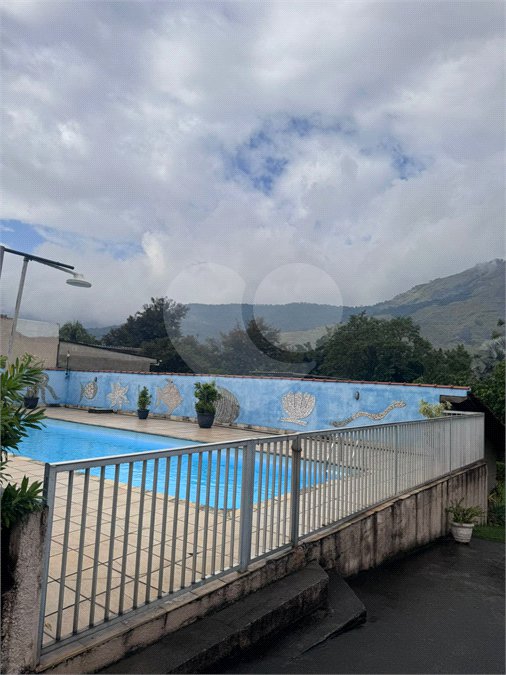 Casa à venda com 5 quartos, sendo 1 suíte, no condomínio Pedra Bonita, Rio de Janeiro - RJ