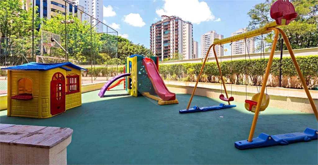 Apartamento à venda com 4 quartos, sendo 3 suítes, em Vila Sônia, São Paulo, SP
