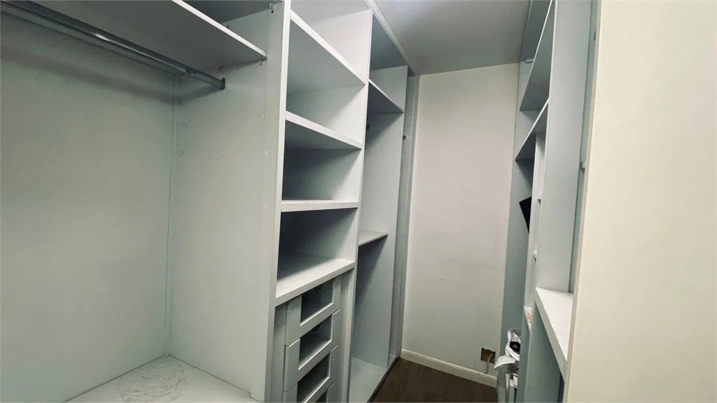 Casa à venda com 3 suítes no condomínio Vilas 2, São Paulo - SP