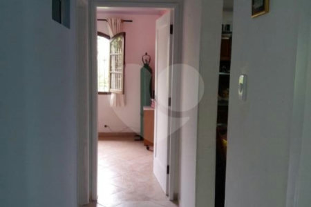 Casa à venda com 4 quartos, sendo 1 suíte,  em Jardim Helga, São Paulo, SP