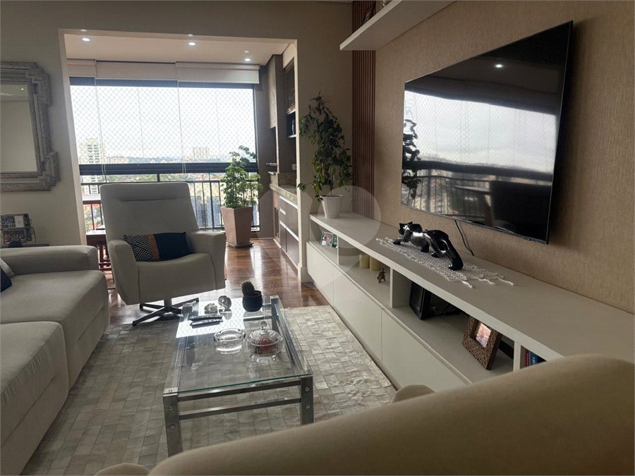 Apartamento à venda com 3 suítes em Vila Suzana, São Paulo, SP