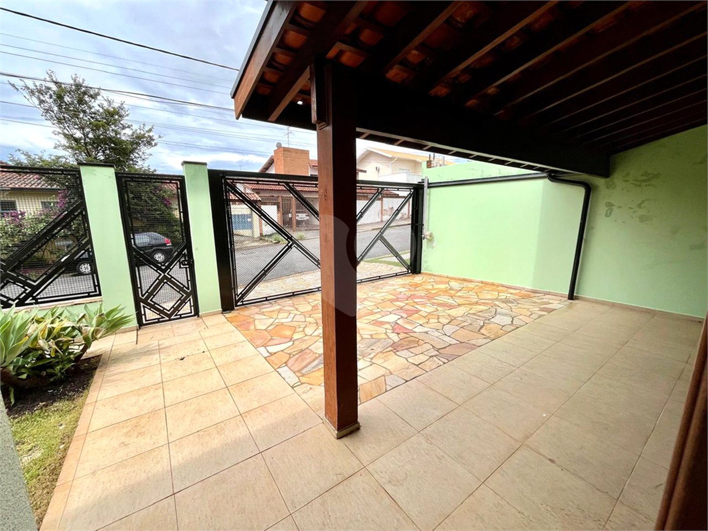Casa Térrea à venda com 3 quartos, sendo 1 suíte,  em Cidade Universitária, Campinas, SP