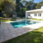 Casa à venda com 4 quartos, sendo 1 suíte,  no condomínio Sítio das Hortências, São Roque - SP