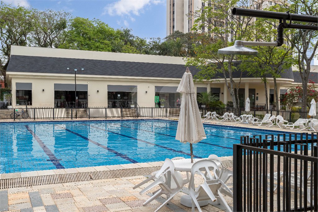 Apartamento à venda com 4 quartos, sendo 3 suítes, em Alto da Boa Vista, São Paulo, SP