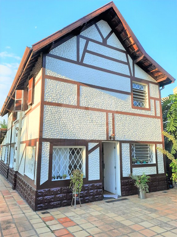 Sobrado à venda com 4 quartos, sendo 2 suítes, em Alto da Boa Vista, São Paulo, SP