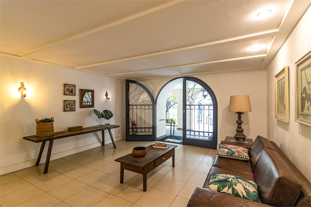 Apartamento à venda com 2 quartos em Indianópolis, São Paulo, SP