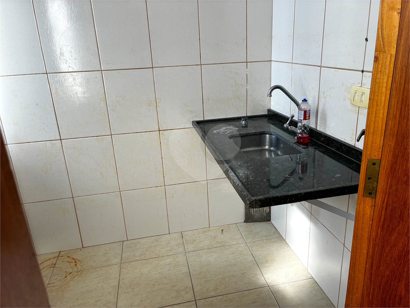 Salão Comercial para alugar em Esplanada Mendes Moraes, São Roque, SP