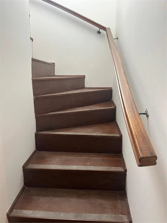 Casa à venda com 5 quartos, sendo 3 suítes, em Jardim Bonfiglioli, São Paulo, SP