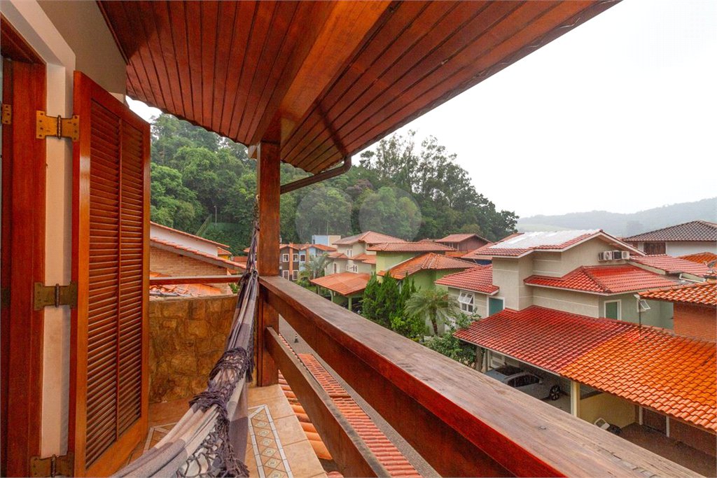 Casa à venda com 4 quartos, sendo 2 suítes, no condomínio Da Serra, São Paulo - SP