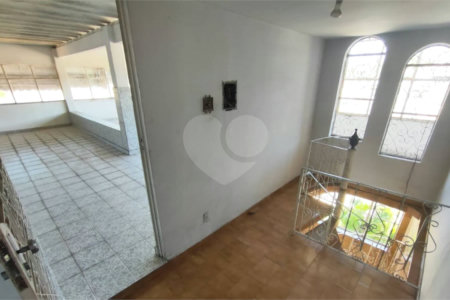 Casa à venda com 3 quartos, sendo 1 suíte, em Santa Cruz, Rio de Janeiro, RJ