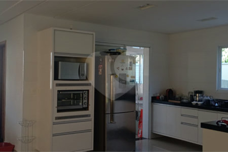 Casa à venda com 3 quartos, sendo 1 suíte, no condomínio Campos do Conde I, Paulínia - SP