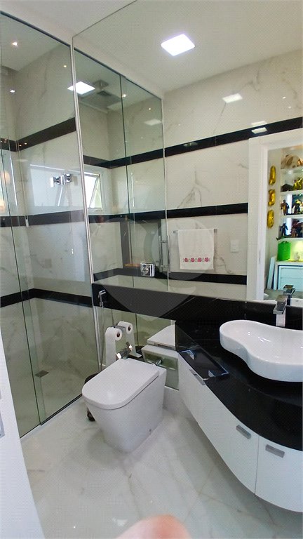 Casa à venda com 3 suítes no condomínio Figueira Garden, Atibaia - SP