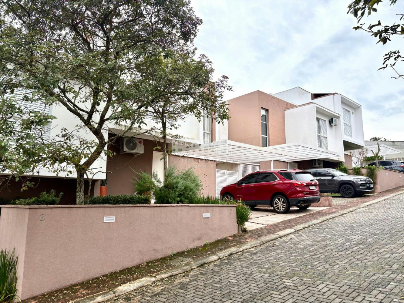 Sobrado à venda com 3 quartos, sendo 1 suíte, em Jardim Paulista, Atibaia, SP