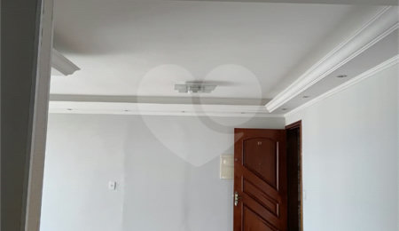 Apartamento à venda com 3 quartos em Cidade Líder, São Paulo, SP