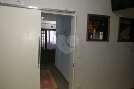 Casa com 260m² , 3 pavimentos , 6 dormitórios , 1 suíte , 3 vagas , a venda no Itaim Paulista.