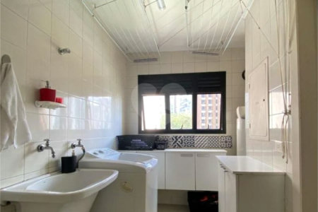 Apartamento à venda com 3 suítes em Vila Suzana, São Paulo, SP