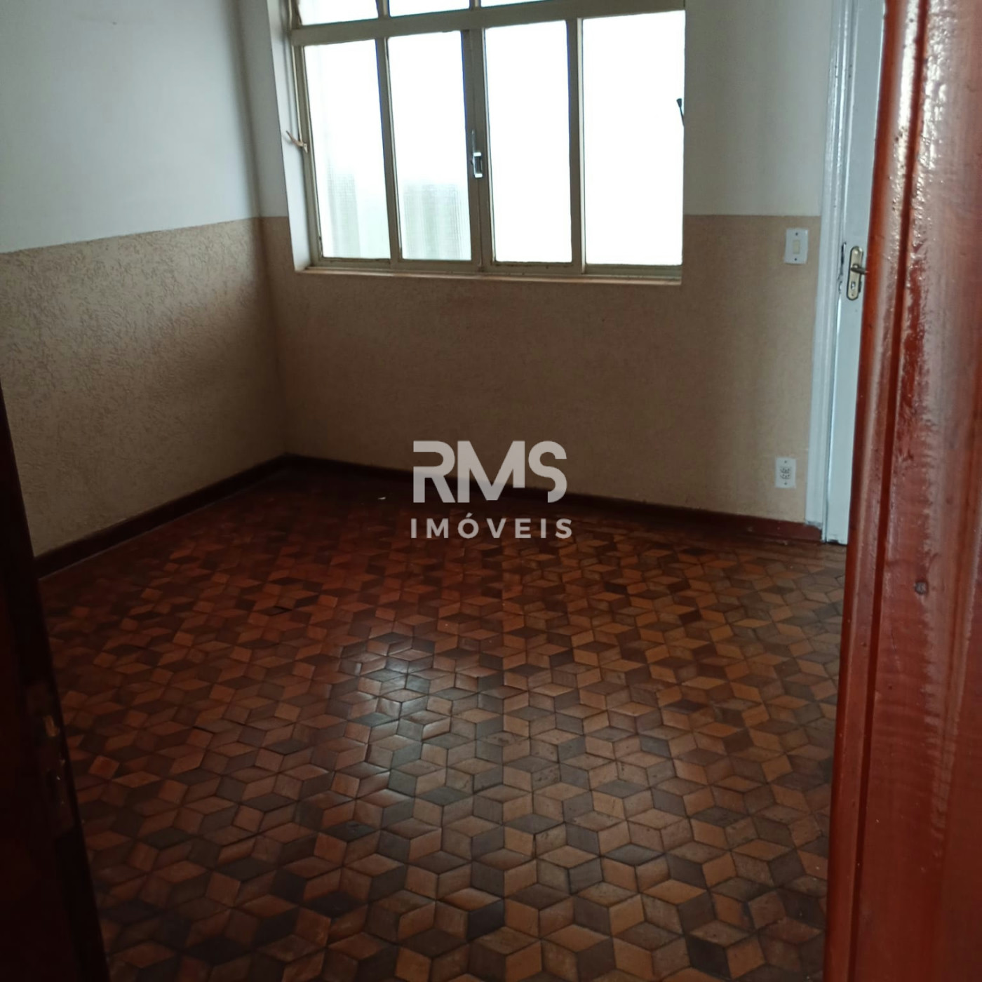 Casa à venda ou para alugar com 3 quartos, sendo 1 suíte,  no Centro, Angatuba, SP