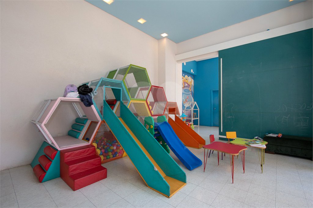 Apartamento à venda com 4 quartos, sendo 3 suítes,  em Vila Romana, São Paulo, SP