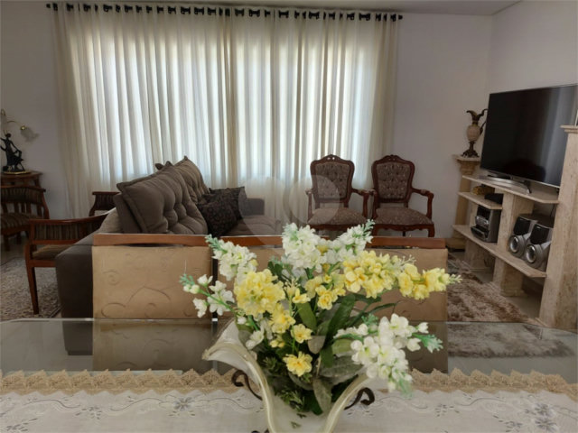 Casa à venda com 3 suítes em Santa Terezinha, São Bernardo do Campo, SP