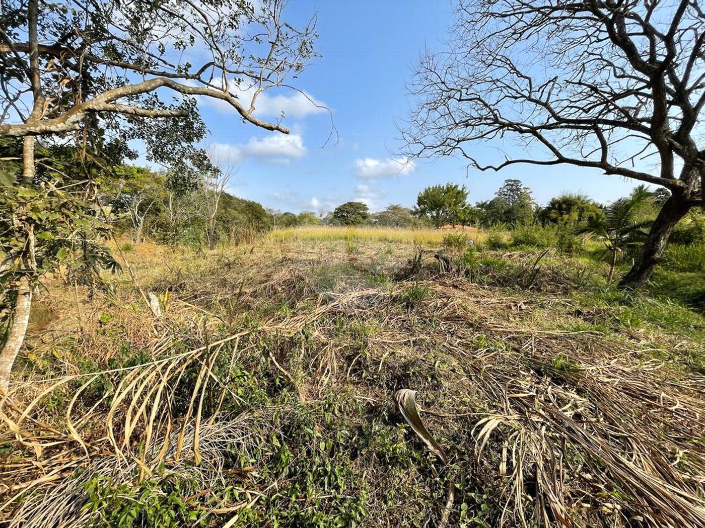 Chácara à venda ou para alugar com 4 quartos, sendo 1 suíte,  em Chácaras Rurais Guararema, Jacareí, SP