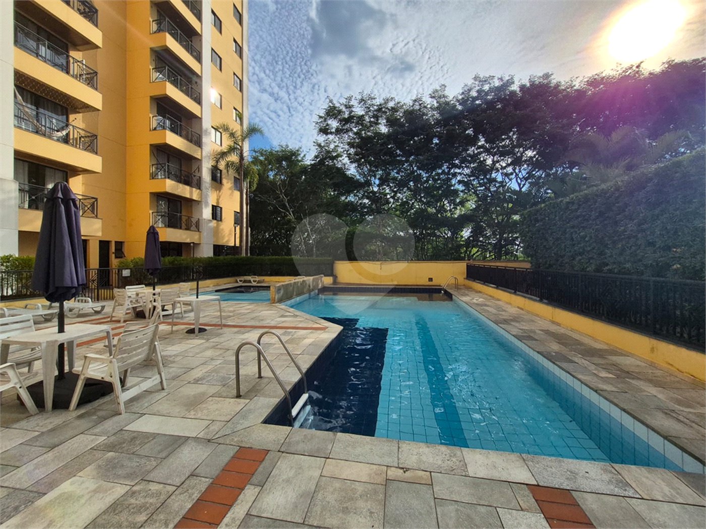 Apartamento à venda ou para alugar com 3 quartos, sendo 1 suíte, em Jardim Esmeralda, São Paulo, SP