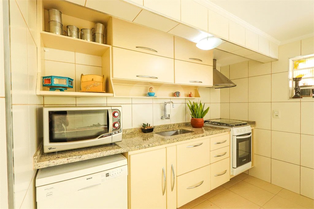 Casa à venda com 4 quartos, sendo 1 suíte, em Jardim Franca, São Paulo, SP
