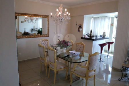Apartamento à venda com 3 quartos, sendo 1 suíte,  em Vila Vitória, Mogi das Cruzes, SP