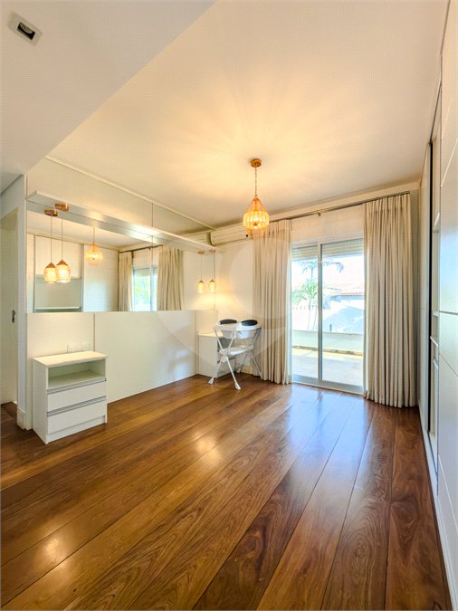 Casa à venda com 4 suítes no condomínio Villa Borghese, Indaiatuba - SP