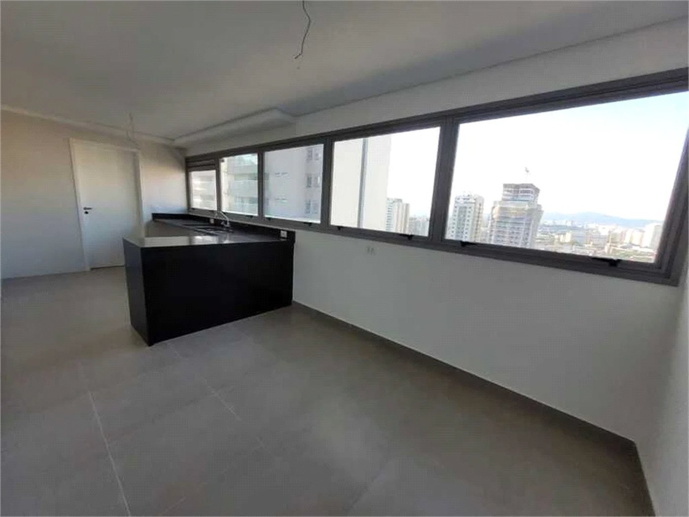 Apartamento à venda com 3 suítes em Água Branca, São Paulo, SP