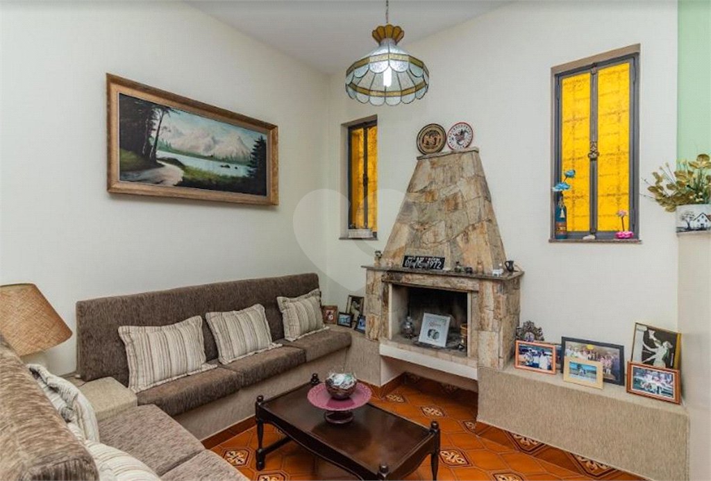 Casa à venda com 3 suítes em Horto, São Paulo, SP