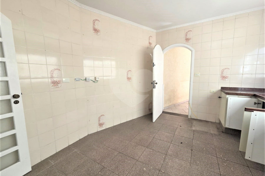 Sobrado à venda ou para alugar com 3 quartos, sendo 2 suítes,  em Vila Lucia, São Paulo, SP
