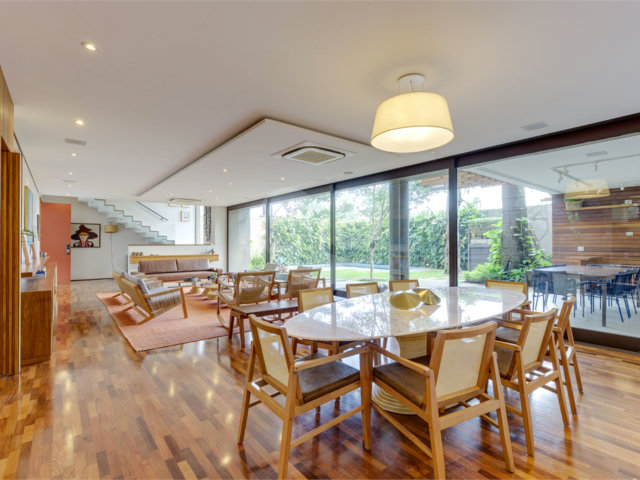 Casa à venda com 4 suítes no condomínio Vila Flora, São Paulo - SP