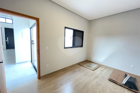 Casa à venda com 3 quartos, sendo 1 suíte, no condomínio Horto Florestal Iii, Sorocaba - SP