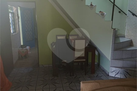 Casa à venda com 4 quartos em Vila Nivi, São Paulo, SP