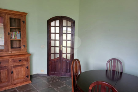 Casa à venda com 3 quartos, sendo 1 suíte, em Alpes D'ouro, Bom Jesus dos Perdões, SP