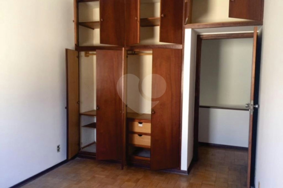 Sobrado à venda com 4 quartos, sendo 1 suíte, em Parque Edu Chaves, São Paulo, SP