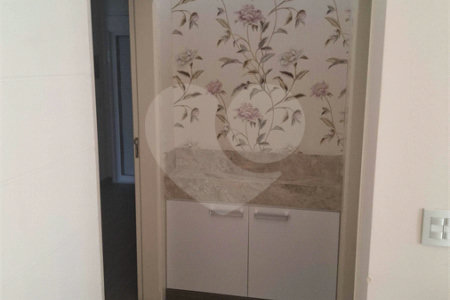 Casa à venda com 3 suítes no condomínio Portal do Jequitibá, Valinhos - SP